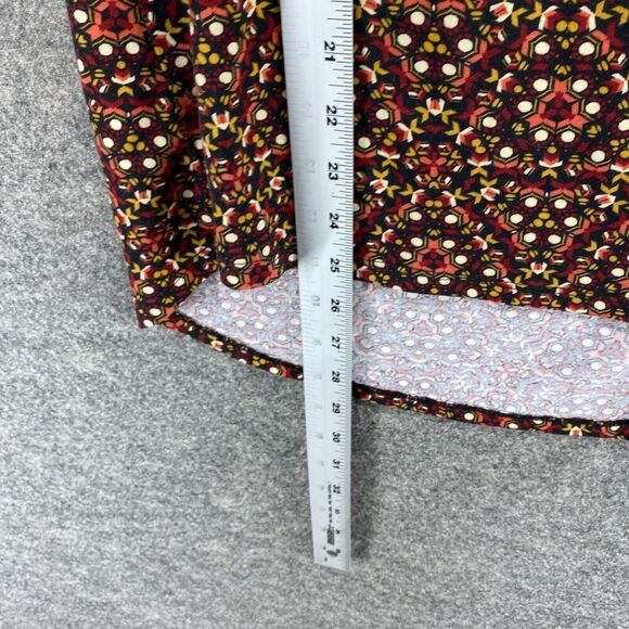 5/$45 LulaRoe T-Shirt Women S Small Black Geometric Round Neck Short Sleeve - Picture 7 of 8